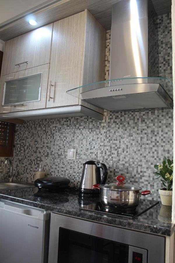 Vakis Apartments Romanon Exterior photo